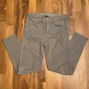 American Eagle Outfitters Moto High Rise Skinny Jeans in Grey. 4 Short.